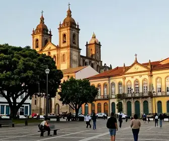 Descubra a História e a Importância da Praça da Matriz em Porto Alegre