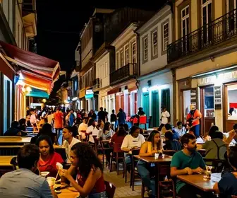 Explorando a Vida Noturna na Cidade Baixa de Porto Alegre Explorando a Vida Noturna na Cidade Baixa de Porto Alegre